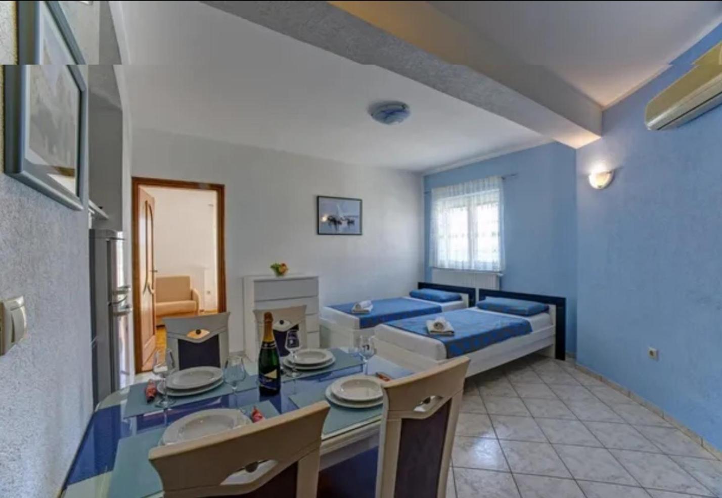 Apartments Plavi Biser 시베니크 객실 사진